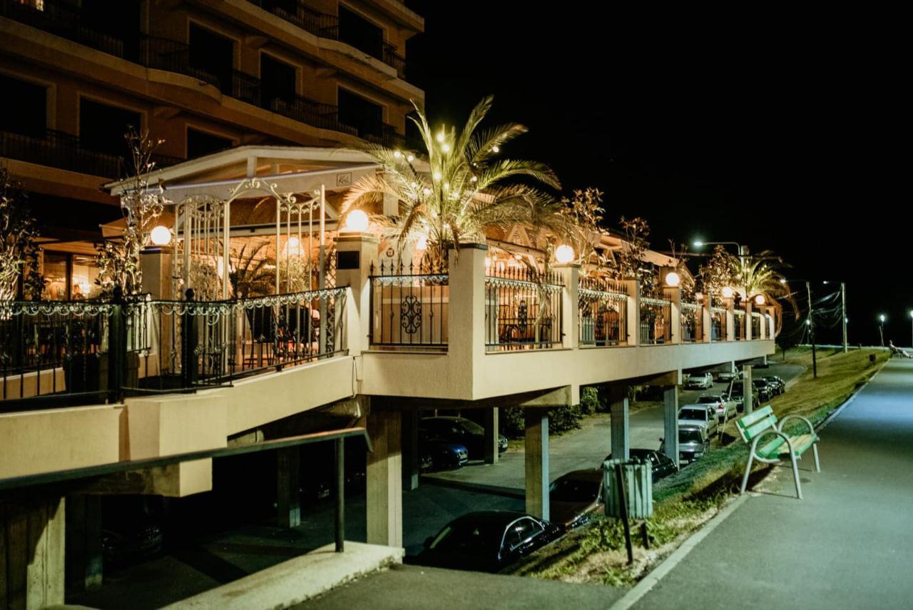 Hotel Coandi アラド エクステリア 写真