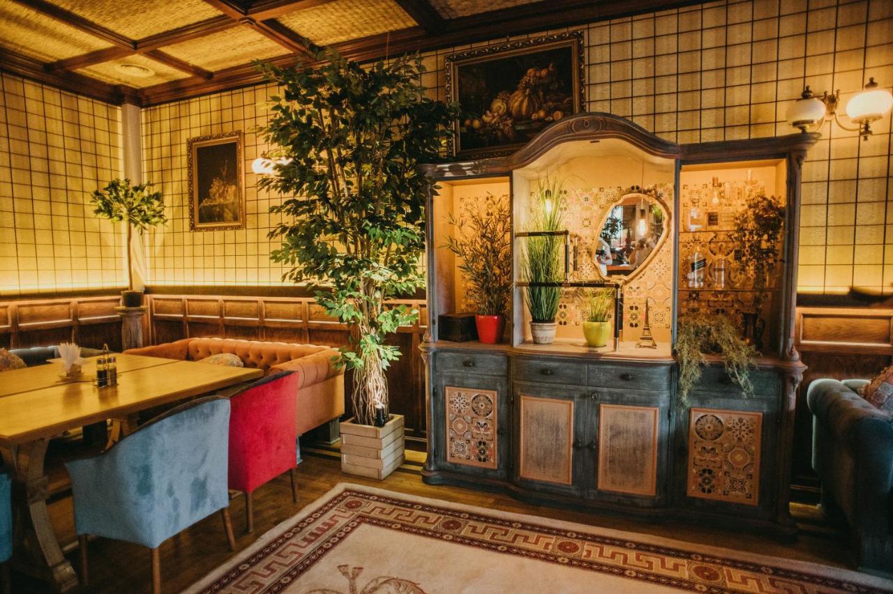 Hotel Coandi アラド エクステリア 写真