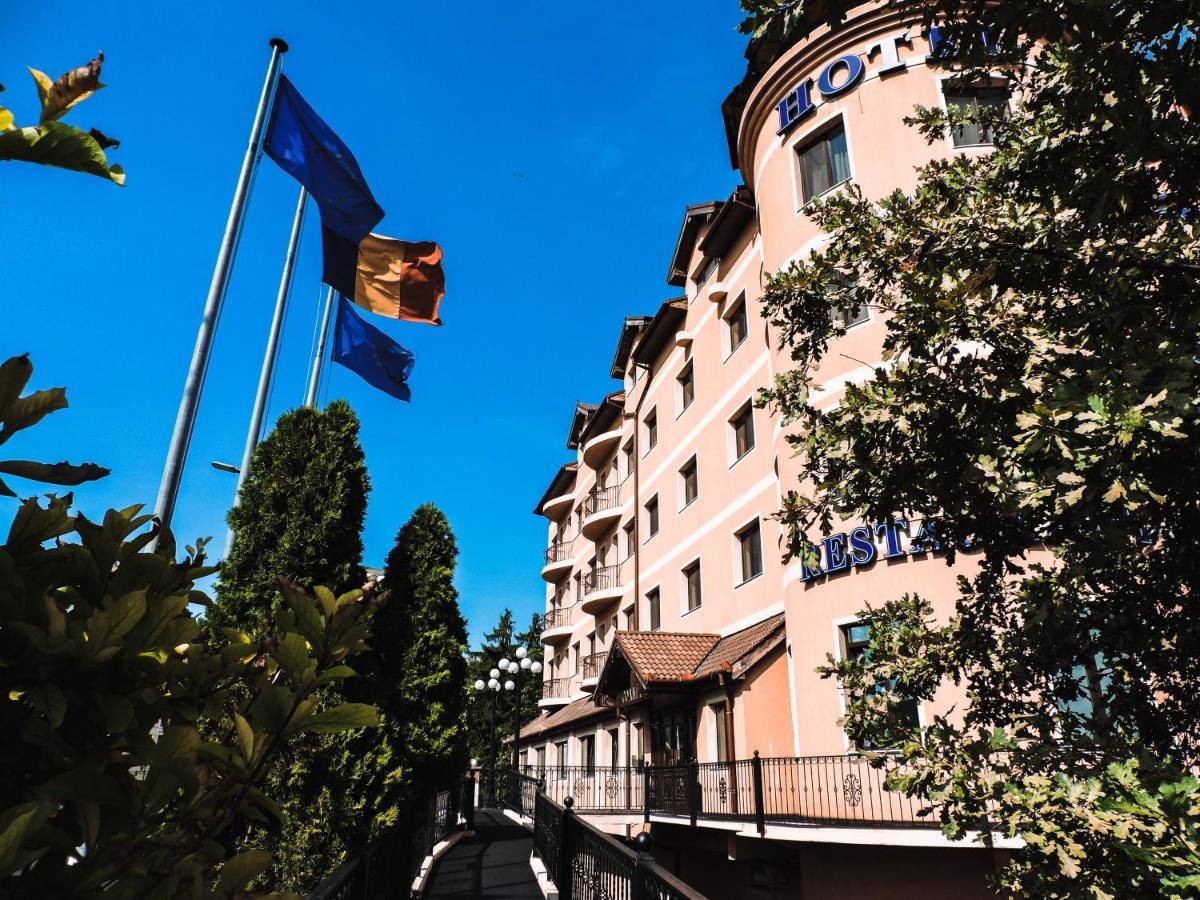 Hotel Coandi アラド エクステリア 写真