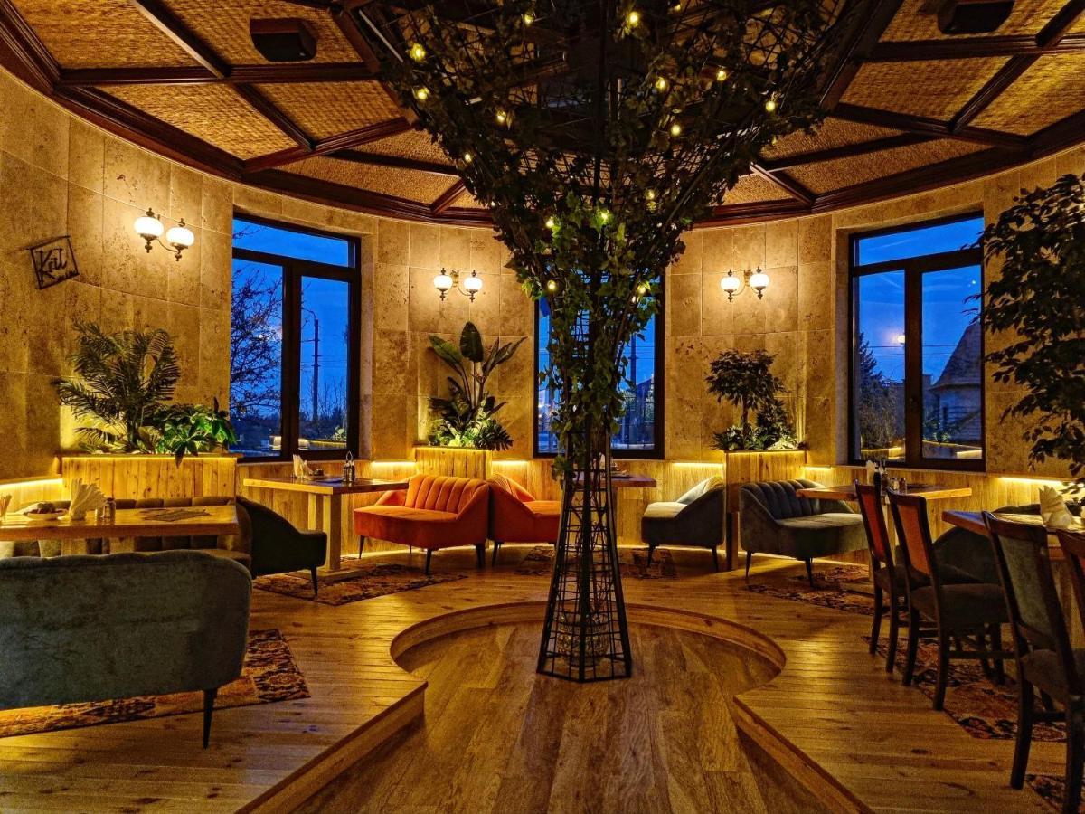 Hotel Coandi アラド エクステリア 写真