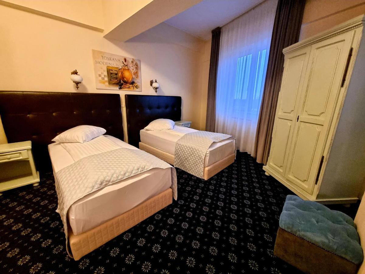 Hotel Coandi アラド エクステリア 写真
