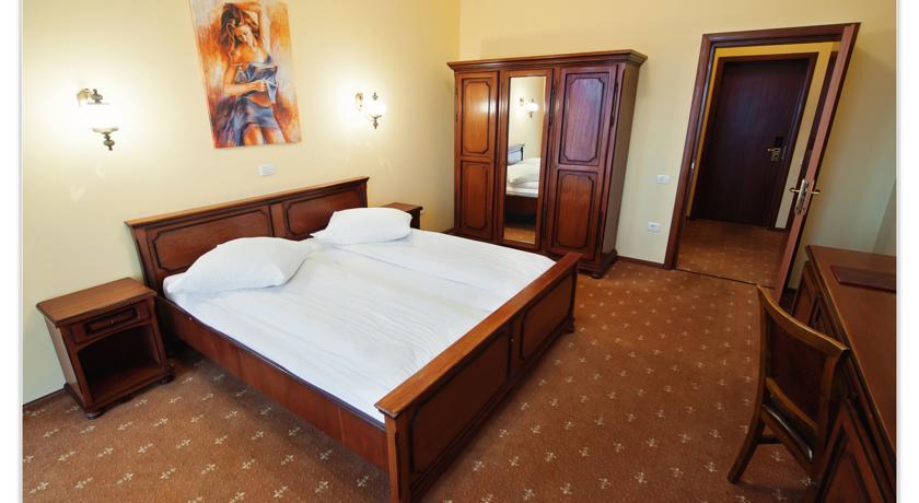 Hotel Coandi アラド エクステリア 写真