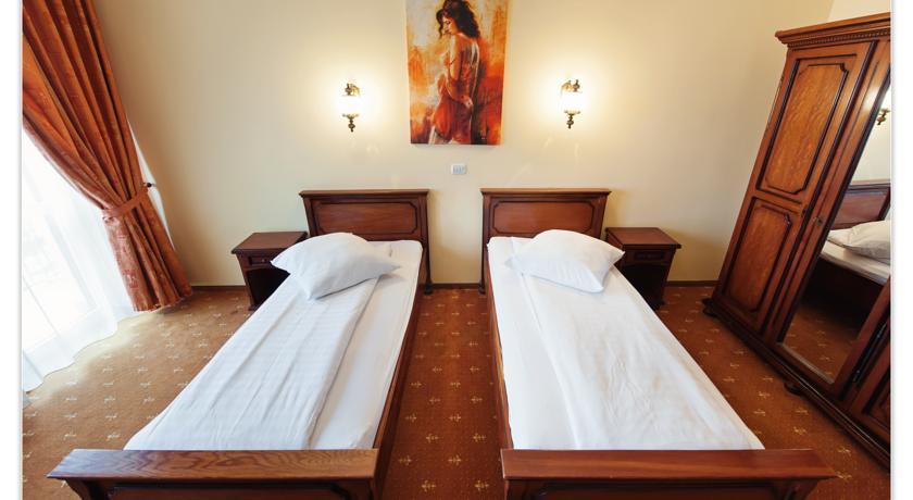 Hotel Coandi アラド エクステリア 写真