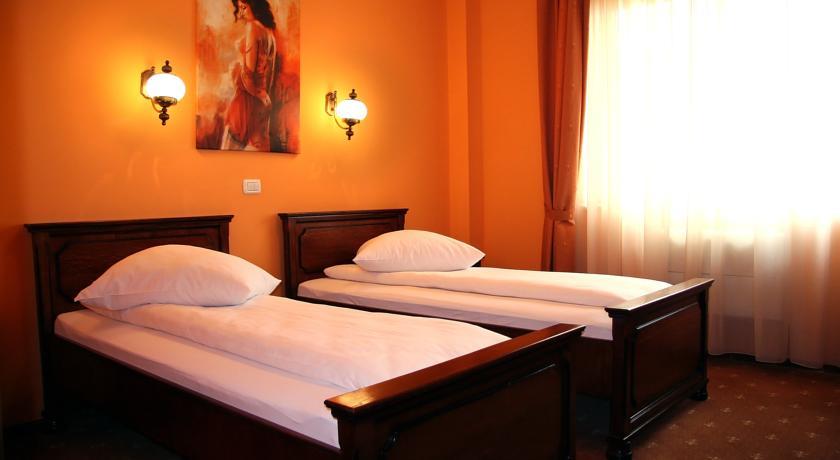 Hotel Coandi アラド エクステリア 写真
