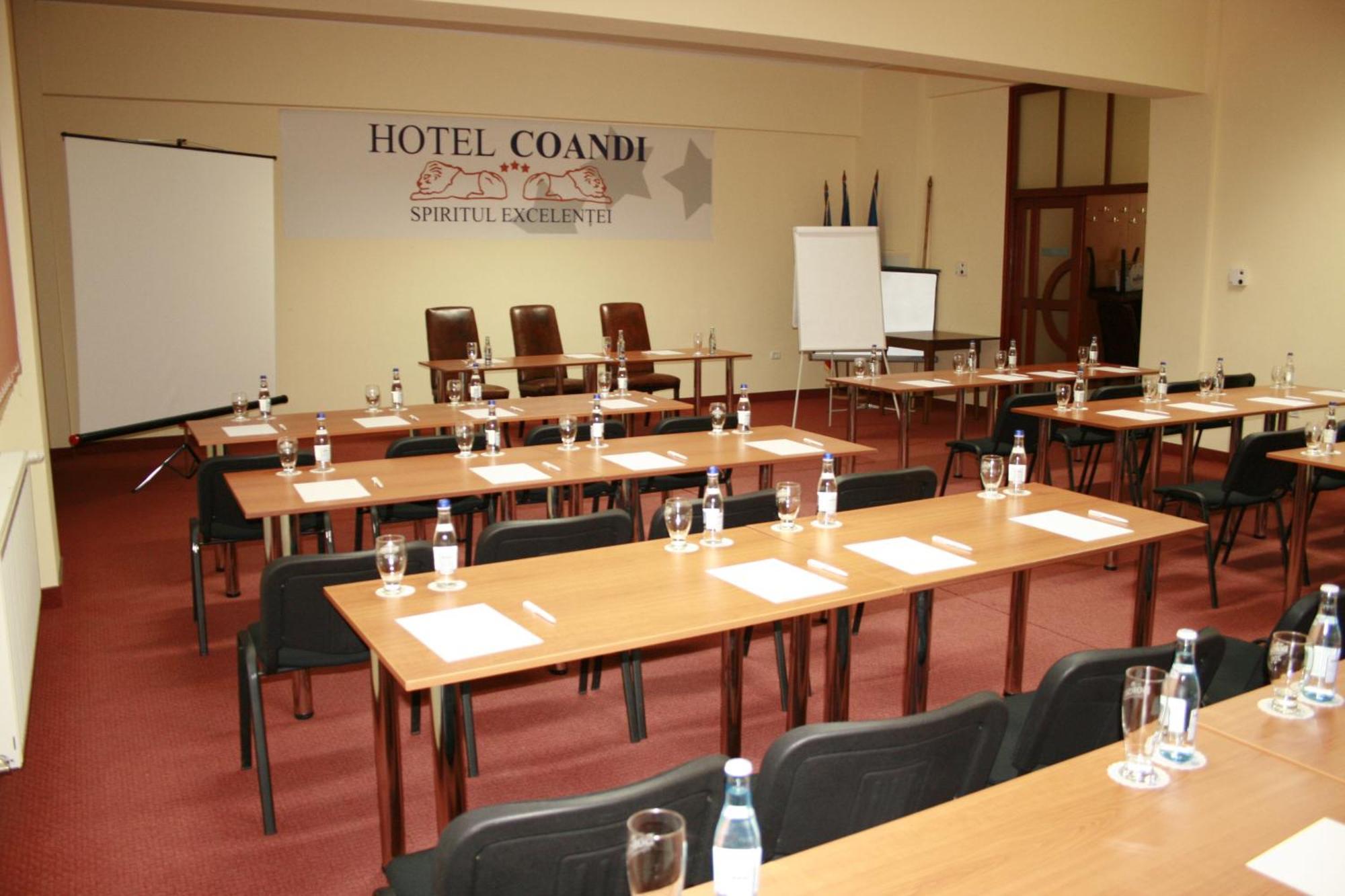 Hotel Coandi アラド エクステリア 写真